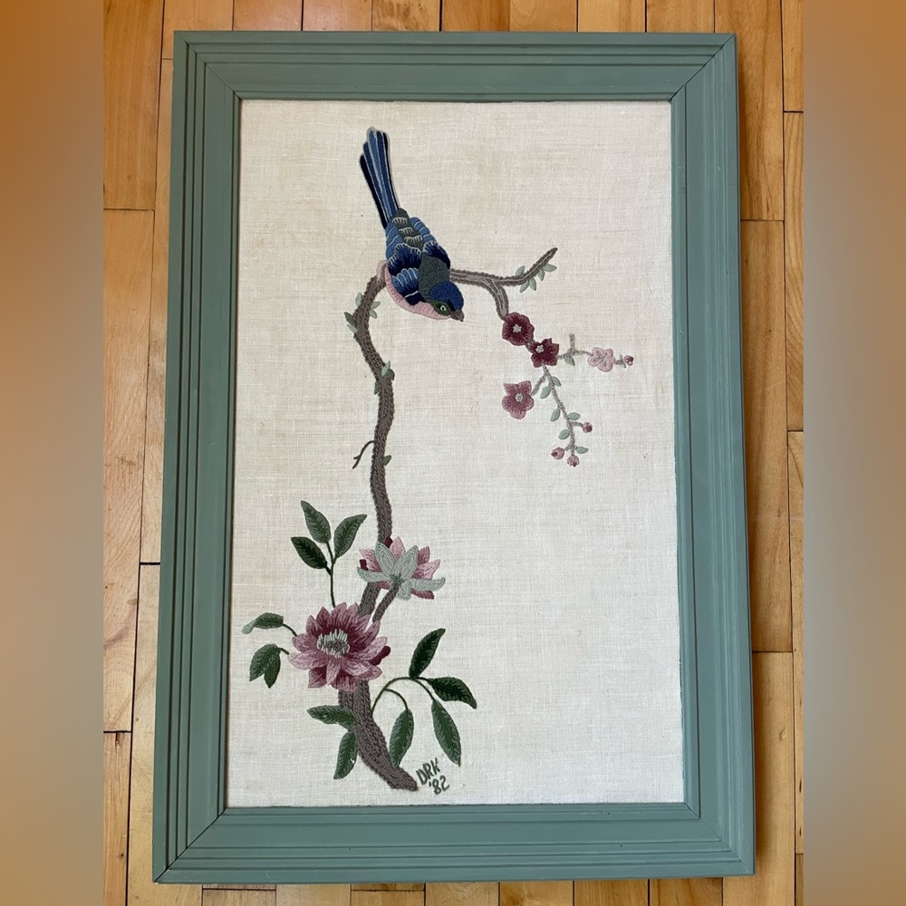 Vintage bird on branch needlework framed art. 1982 - Picture 1 of 8